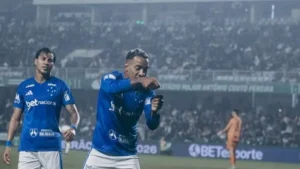 Cruzeiro vence Coritiba com gol de Matheus Pereira