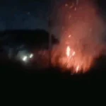 Incêndio em terreno baldio encobre bairro de fumaça em Campo Grande